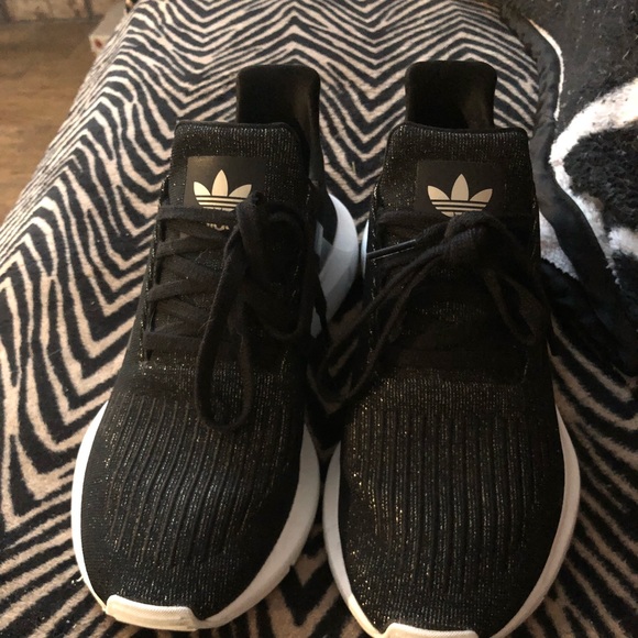 adidas Shoes - Women’s Adidas Swift Run size 8